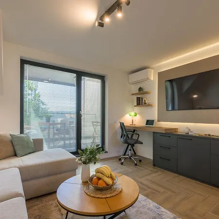 Incanto Apartment *